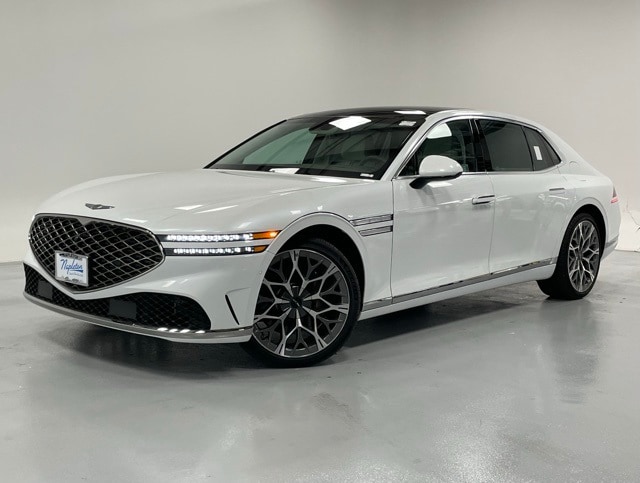 2025 GENESIS G90 Base's photo