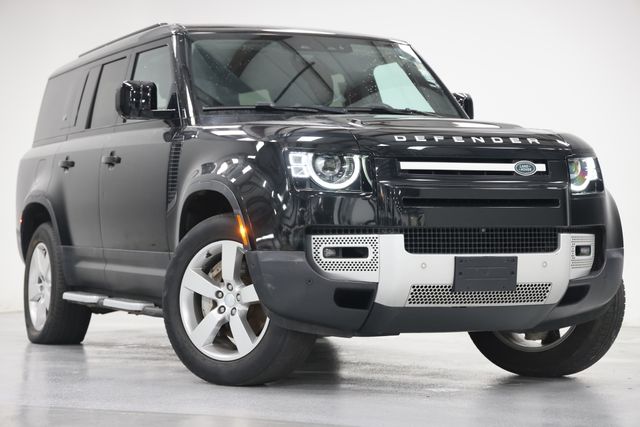 2023 Land Rover Defender SE's photo