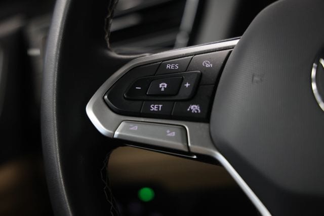 2024 Volkswagen Atlas Cross Sport SE w/Tech - Photo 29