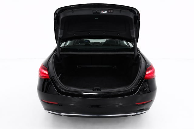 2025 Mercedes-Benz C-Class Sedan C 300 - Photo 14