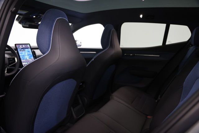 2026 Volvo EX30 Ultra - Photo 40