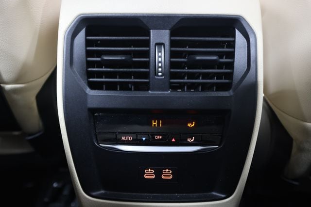 2025 BMW 3 Series 330i - Photo 29
