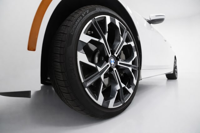 2025 BMW 3 Series 330i - Photo 12