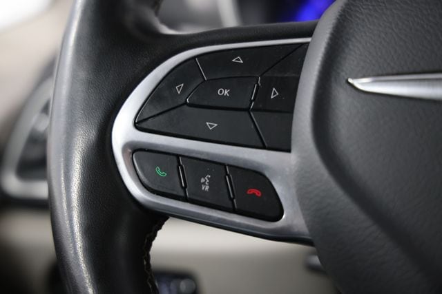 2023 Chrysler Pacifica Touring L - Photo 30