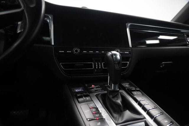 2021 Porsche Macan Base - Photo 26