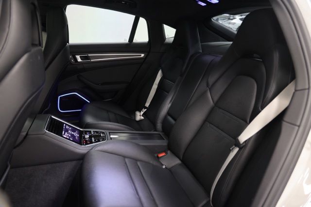2023 Porsche Panamera Platinum Edition - Photo 37