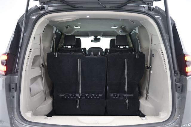 2023 Chrysler Pacifica Touring L - Photo 14