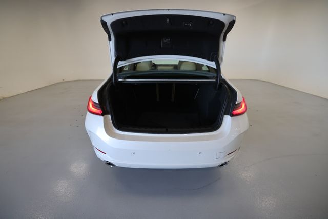 2025 BMW 3 Series 330i - Photo 15