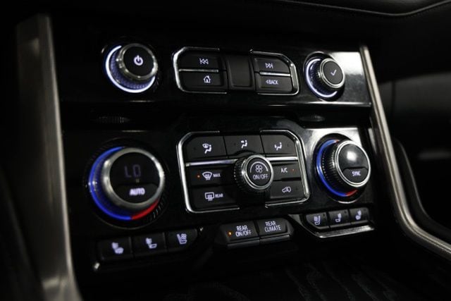 2023 GMC Yukon Denali - Photo 28
