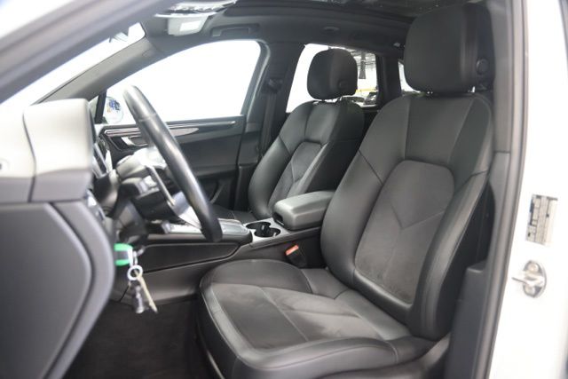 2021 Porsche Macan Base - Photo 21