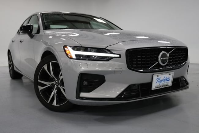 2023 Volvo S60 B5 Plus Dark Theme Sedan