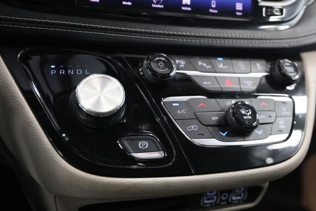 2023 Chrysler Pacifica Touring L - Photo 27
