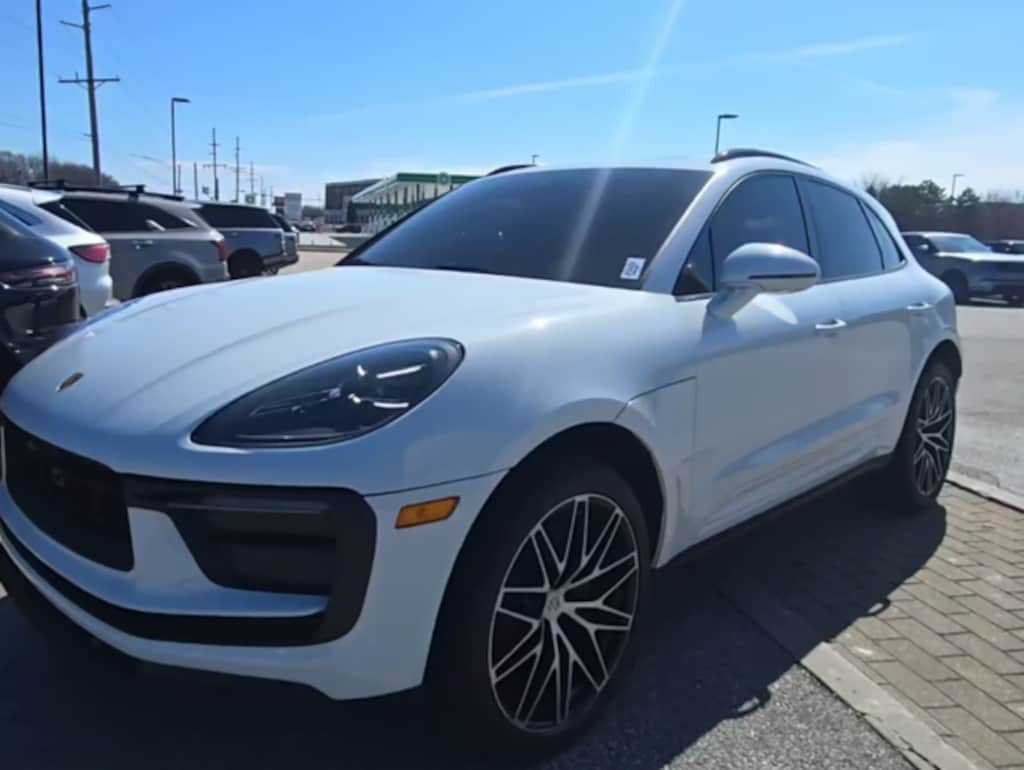 Used 2022 Porsche Macan Base SUV
