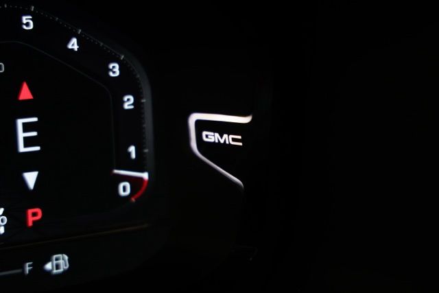 2023 GMC Yukon Denali - Photo 32