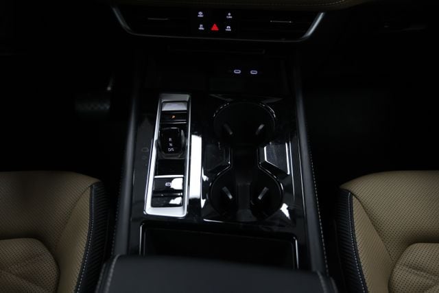 2024 Volkswagen Atlas Cross Sport SE w/Tech - Photo 35