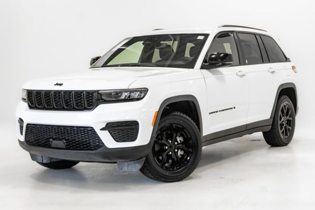 Used 2024 Jeep Grand Cherokee Altitude SUV