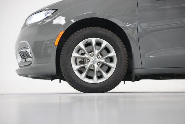 2023 Chrysler Pacifica Touring L - Photo 9