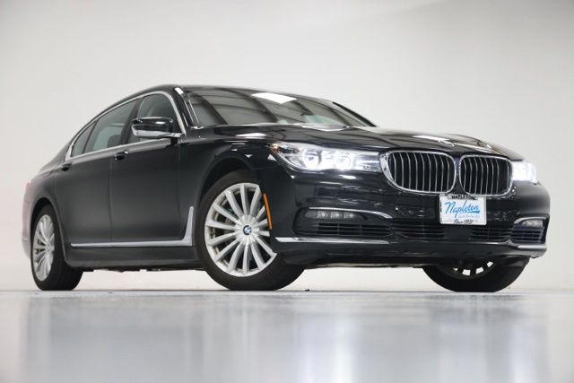 2017 BMW 7 Series 740i xDrive's photo