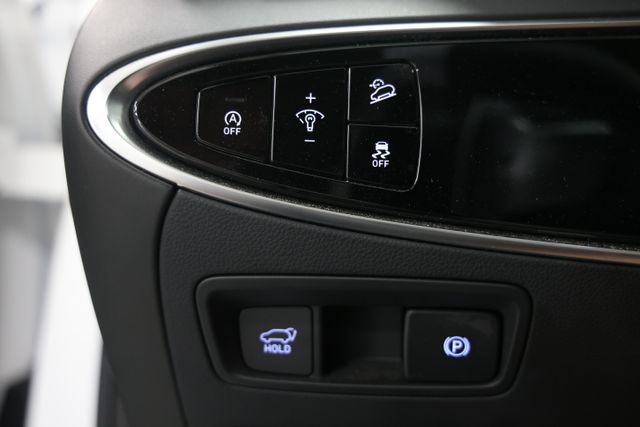 2024 GENESIS GV70 Standard - Photo 24