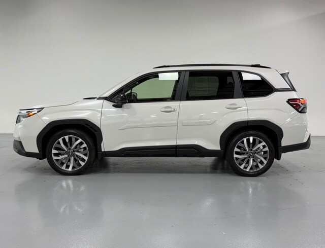 2025 Subaru Forester Touring photo 2