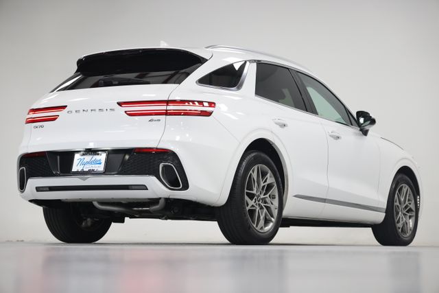 2024 GENESIS GV70 Standard - Photo 16