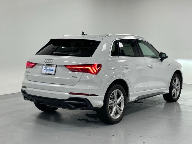 2019 Audi Q3 S line Premium Plus photo 2