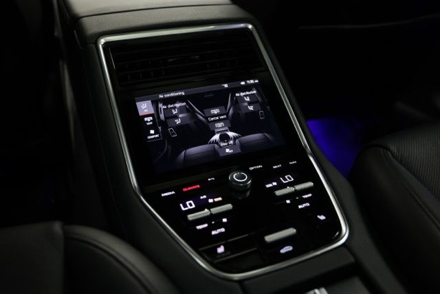 2023 Porsche Panamera Platinum Edition - Photo 40