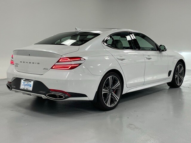2025 Genesis G70 2.5T Sport Prestige photo 4