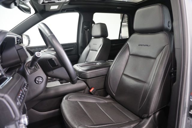 2023 GMC Yukon Denali - Photo 18