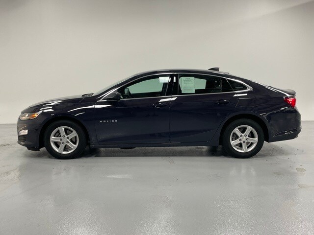 2025 Chevrolet Malibu LS photo 2