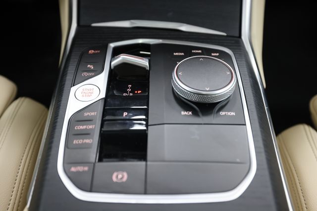 2025 BMW 3 Series 330i - Photo 30
