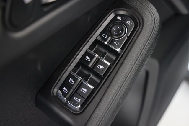 2021 Porsche Macan Base - Photo 24