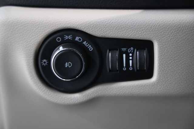 2023 Chrysler Pacifica Touring L - Photo 23