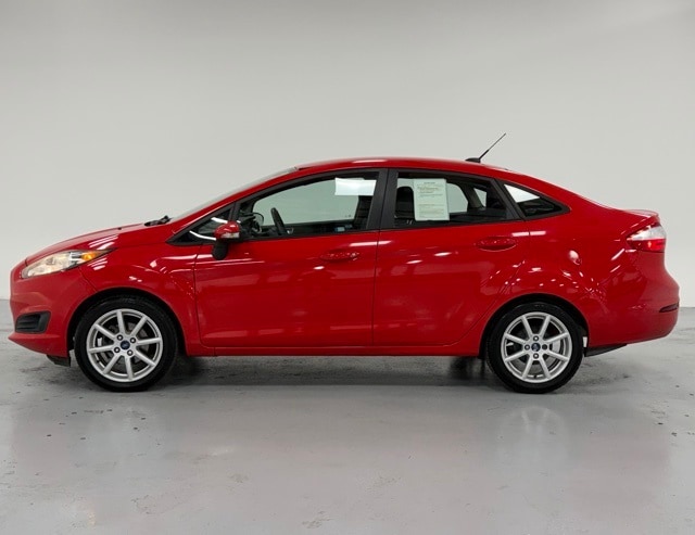 Used 2014 Ford Fiesta SE with VIN 3FADP4BJ3EM227381 for sale in Aurora, IL