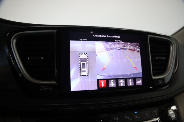 2023 Chrysler Pacifica Touring L - Photo 26