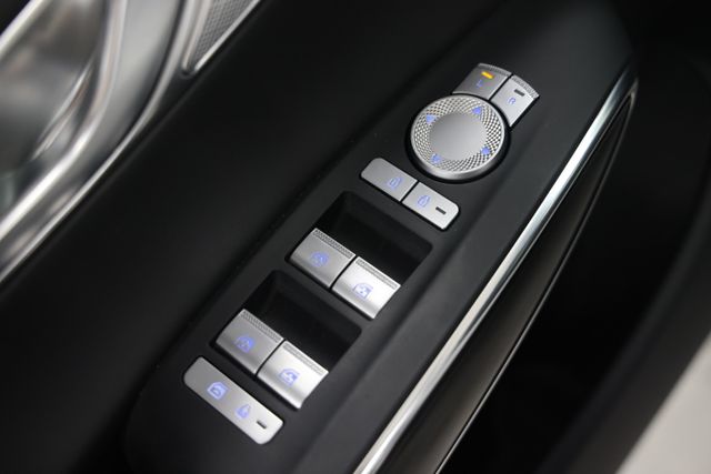 2024 GENESIS GV70 Standard - Photo 22