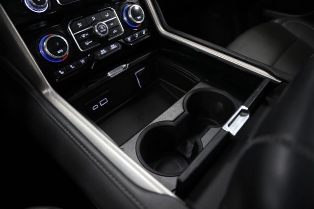 2023 GMC Yukon Denali - Photo 29