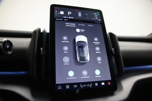2026 Volvo EX30 Ultra - Photo 32