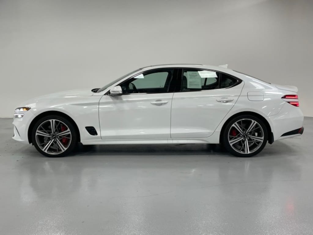 Used 2025 Genesis G70 2.5T Sedan