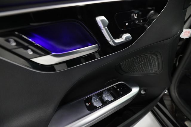 2025 Mercedes-Benz C-Class Sedan C 300 - Photo 18