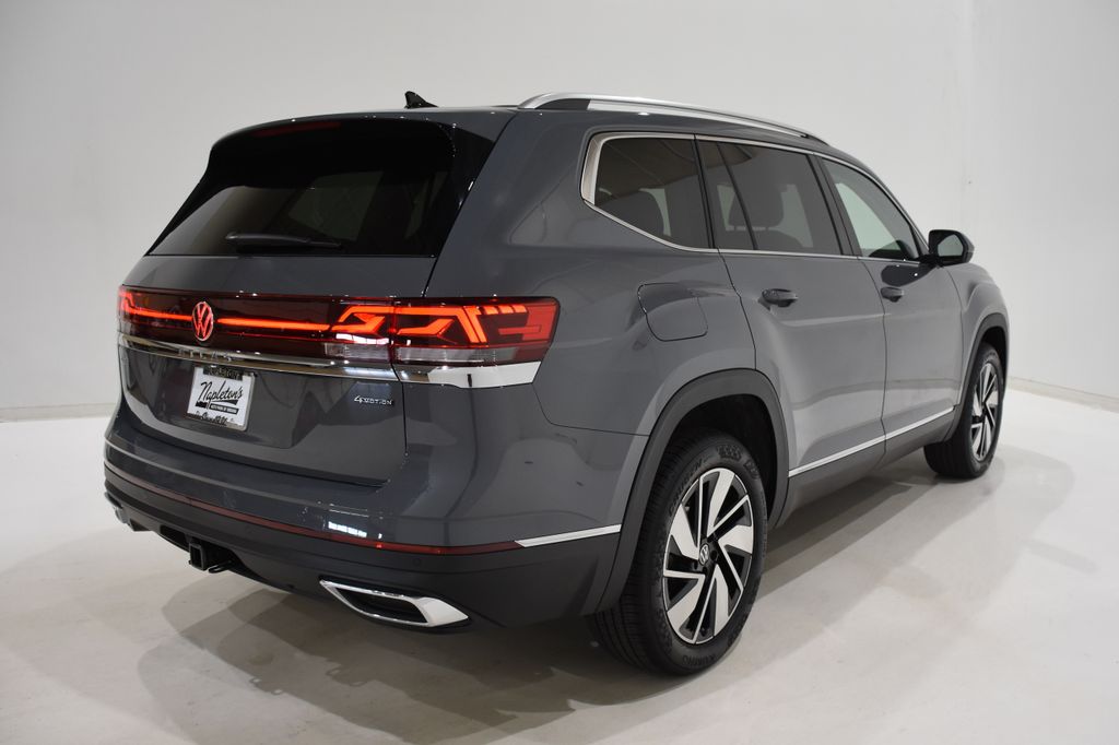 2025 Volkswagen Atlas SEL photo 4