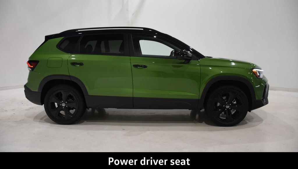 New 2026 Volkswagen Taos 1.5T SE Black SUV