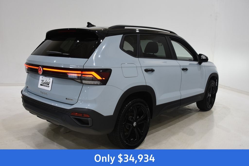 New 2026 Volkswagen Taos 1.5T SE Black SUV