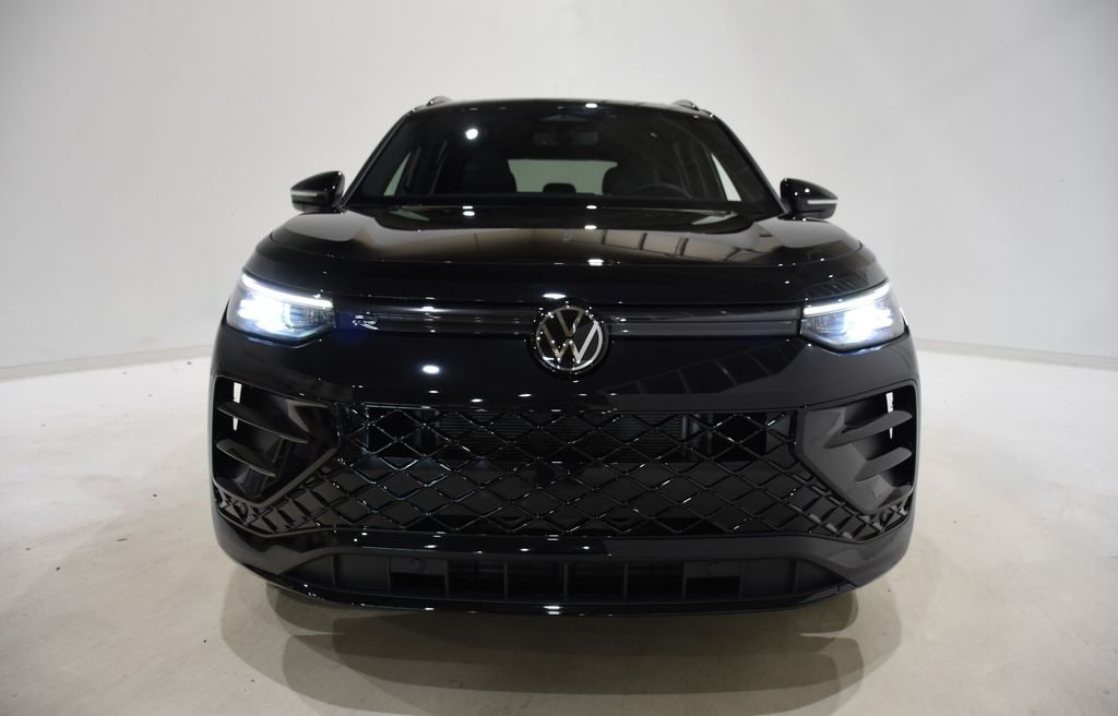 New 2026 Volkswagen Tiguan SE R-Line Black SUV