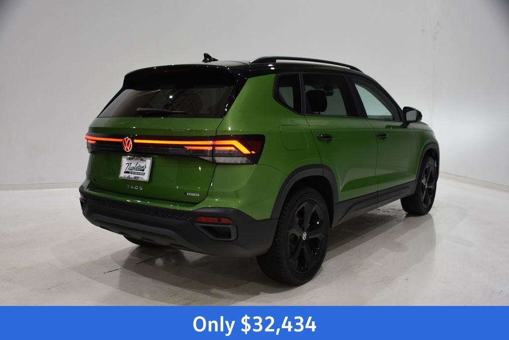 New 2026 Volkswagen Taos 1.5T SE Black SUV