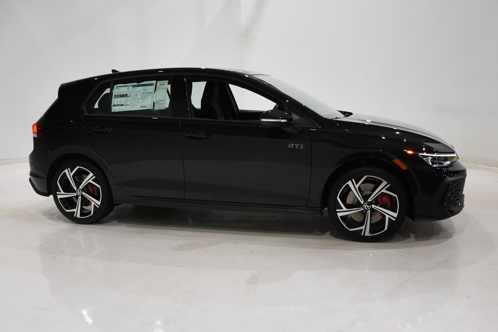 2025 Volkswagen Golf GTI SE photo 3