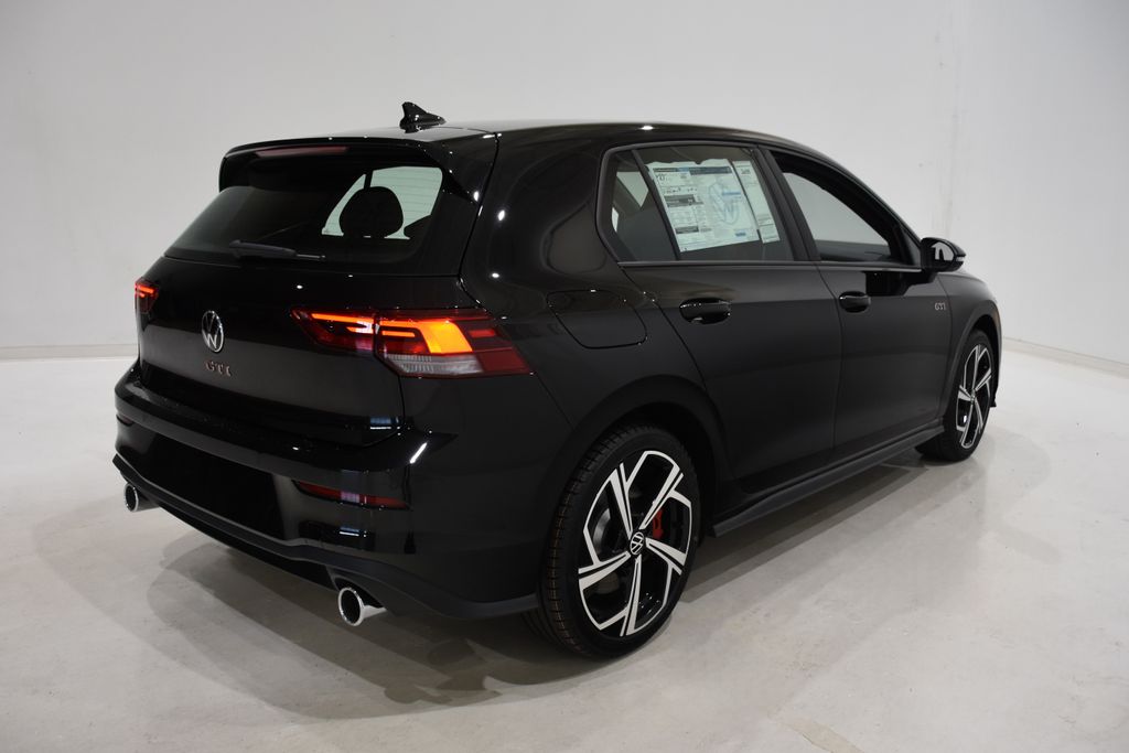 2025 Volkswagen Golf GTI SE photo 4
