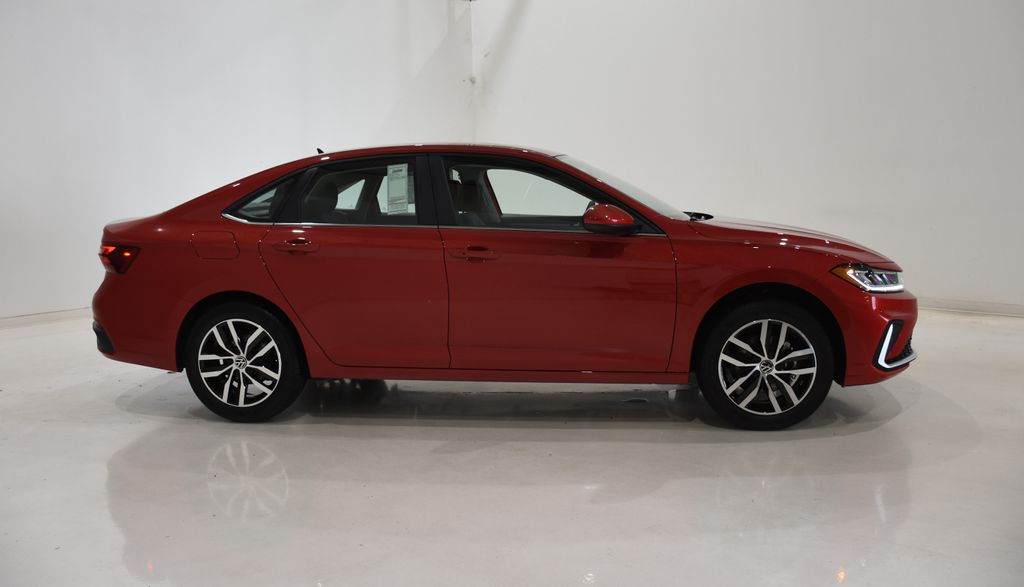 2025 Volkswagen Jetta 1.5T SE photo 3