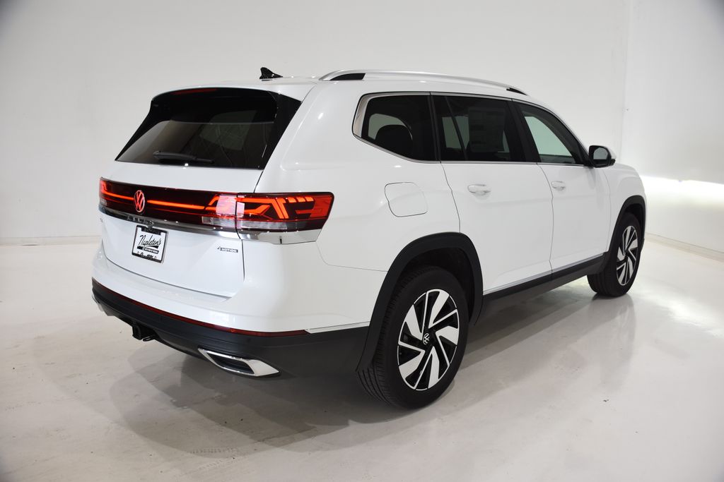2025 Volkswagen Atlas SEL photo 4