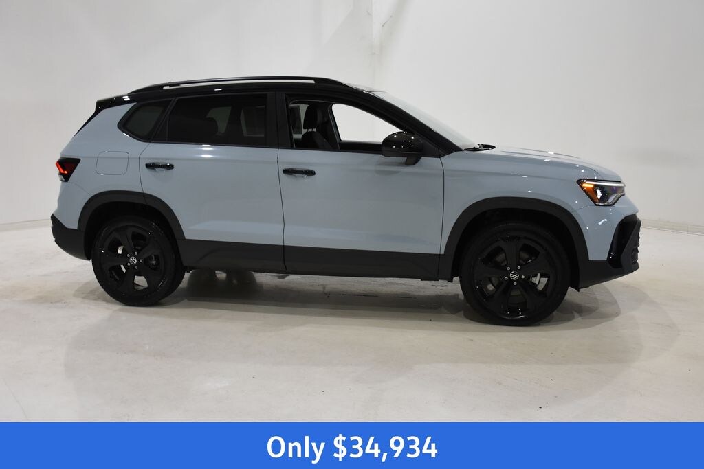 New 2026 Volkswagen Taos 1.5T SE Black SUV